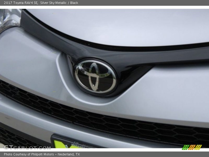 Silver Sky Metallic / Black 2017 Toyota RAV4 SE