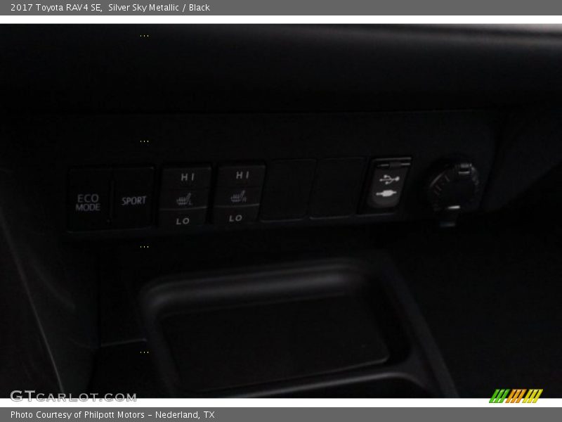 Silver Sky Metallic / Black 2017 Toyota RAV4 SE