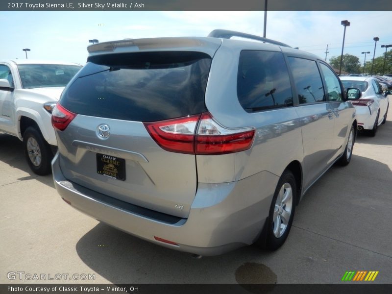 Silver Sky Metallic / Ash 2017 Toyota Sienna LE