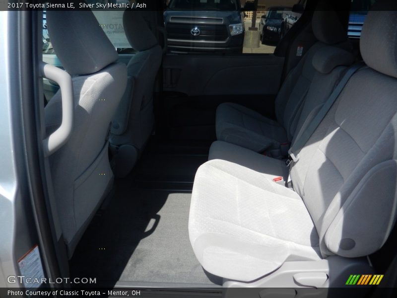 Silver Sky Metallic / Ash 2017 Toyota Sienna LE