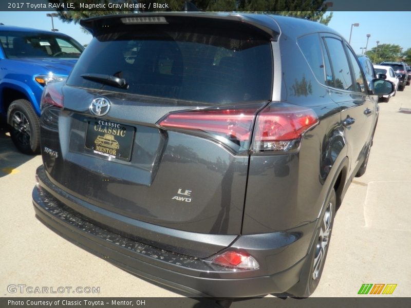 Magnetic Gray Metallic / Black 2017 Toyota RAV4 LE