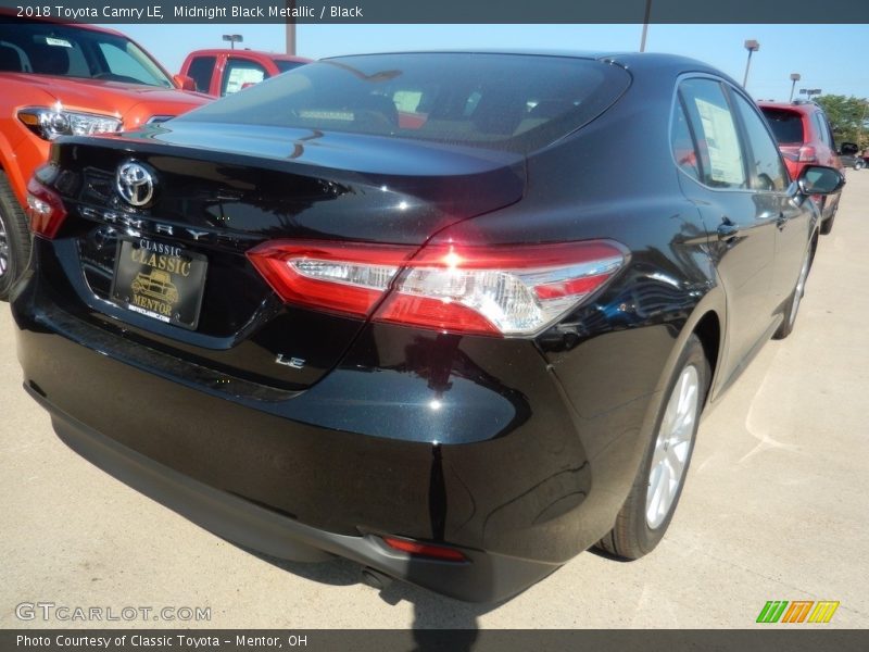 Midnight Black Metallic / Black 2018 Toyota Camry LE