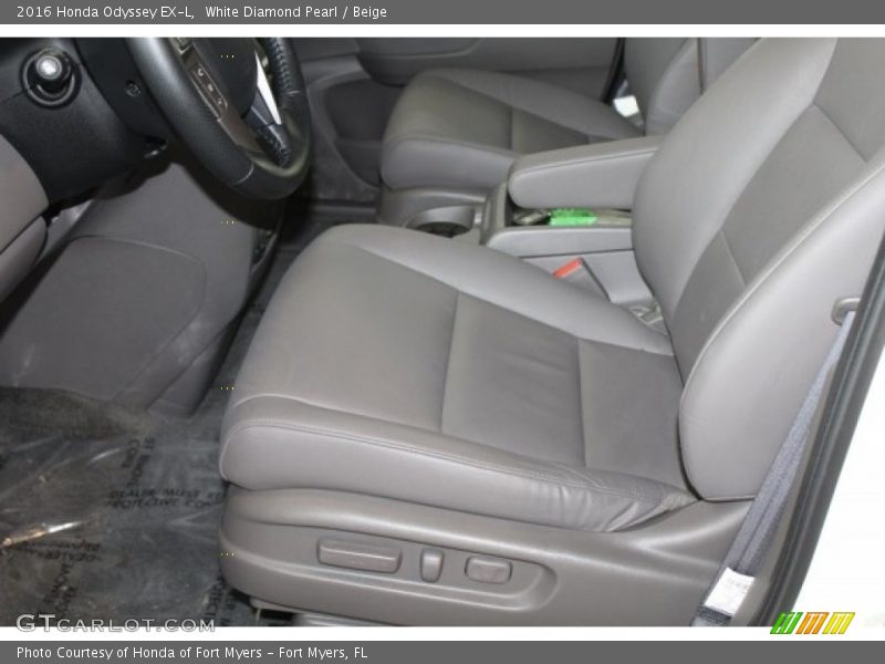 White Diamond Pearl / Beige 2016 Honda Odyssey EX-L