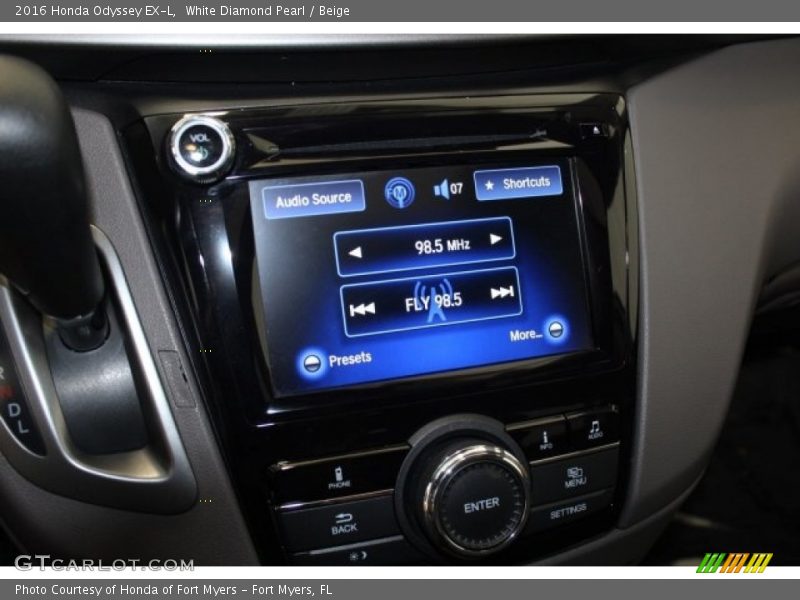 White Diamond Pearl / Beige 2016 Honda Odyssey EX-L