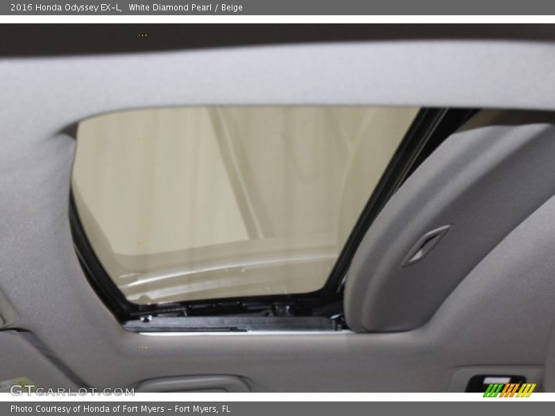 White Diamond Pearl / Beige 2016 Honda Odyssey EX-L