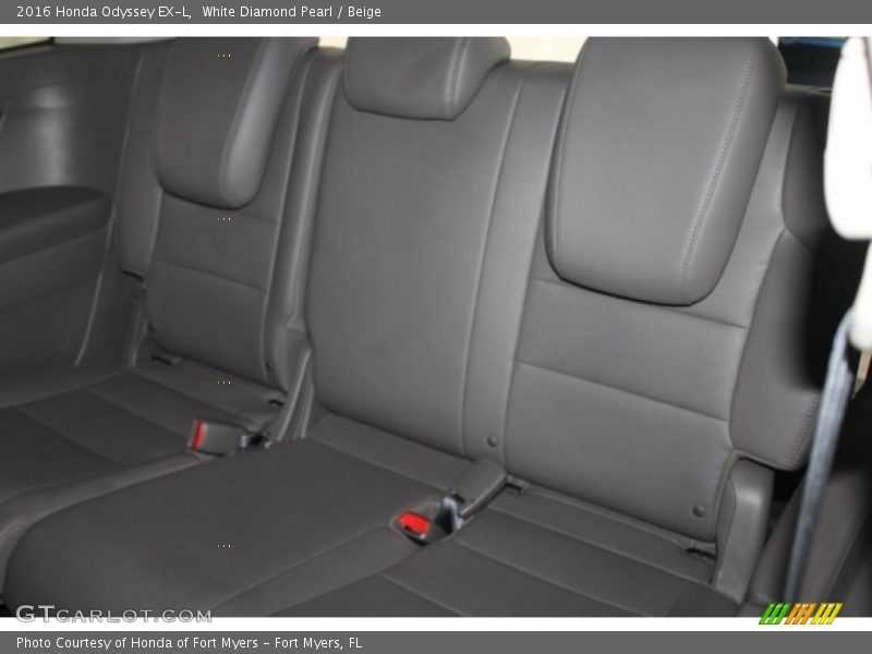 White Diamond Pearl / Beige 2016 Honda Odyssey EX-L
