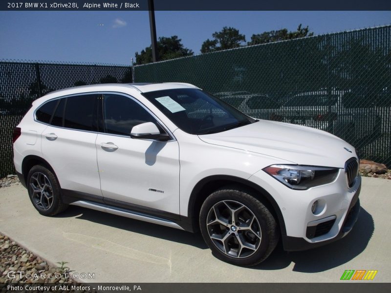 Alpine White / Black 2017 BMW X1 xDrive28i