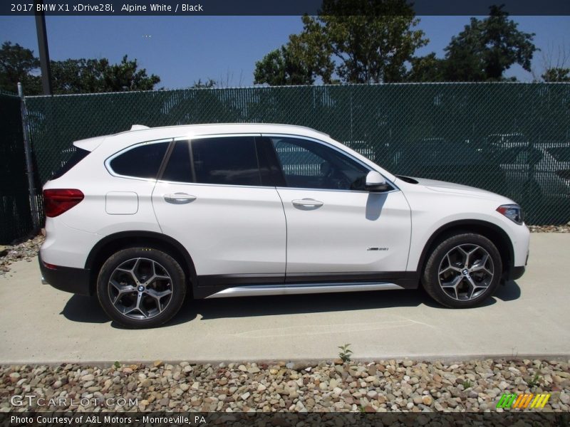Alpine White / Black 2017 BMW X1 xDrive28i