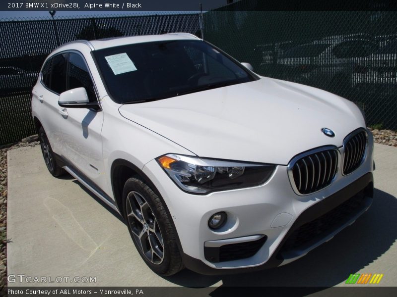 Alpine White / Black 2017 BMW X1 xDrive28i