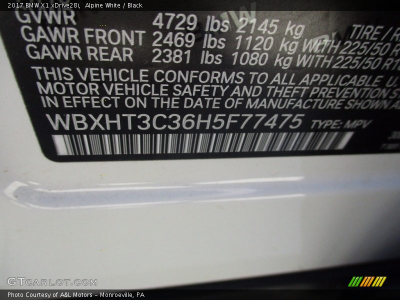 Alpine White / Black 2017 BMW X1 xDrive28i