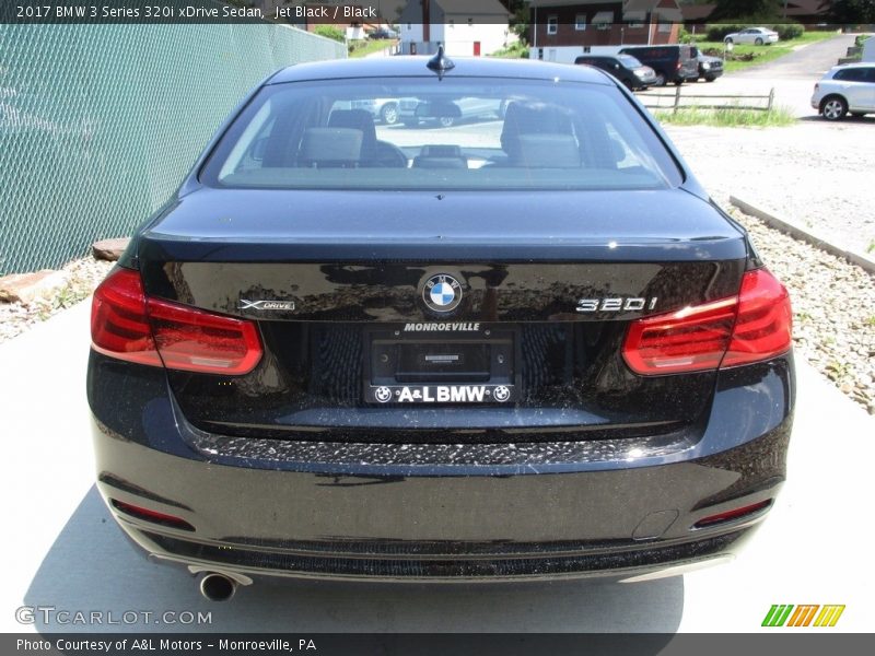 Jet Black / Black 2017 BMW 3 Series 320i xDrive Sedan