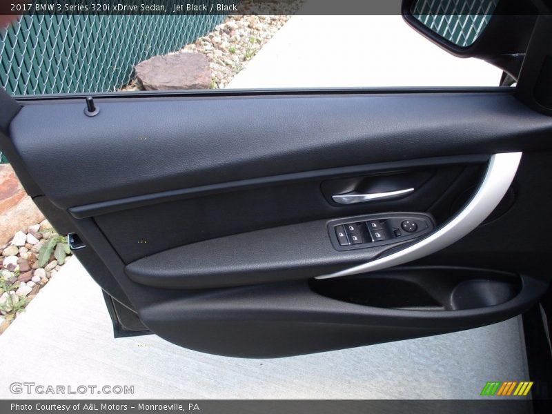 Jet Black / Black 2017 BMW 3 Series 320i xDrive Sedan