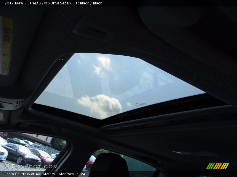 Jet Black / Black 2017 BMW 3 Series 320i xDrive Sedan