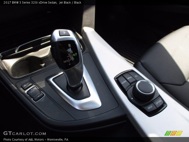 Jet Black / Black 2017 BMW 3 Series 320i xDrive Sedan