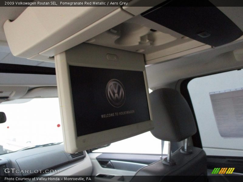 Pomegranate Red Metallic / Aero Grey 2009 Volkswagen Routan SEL