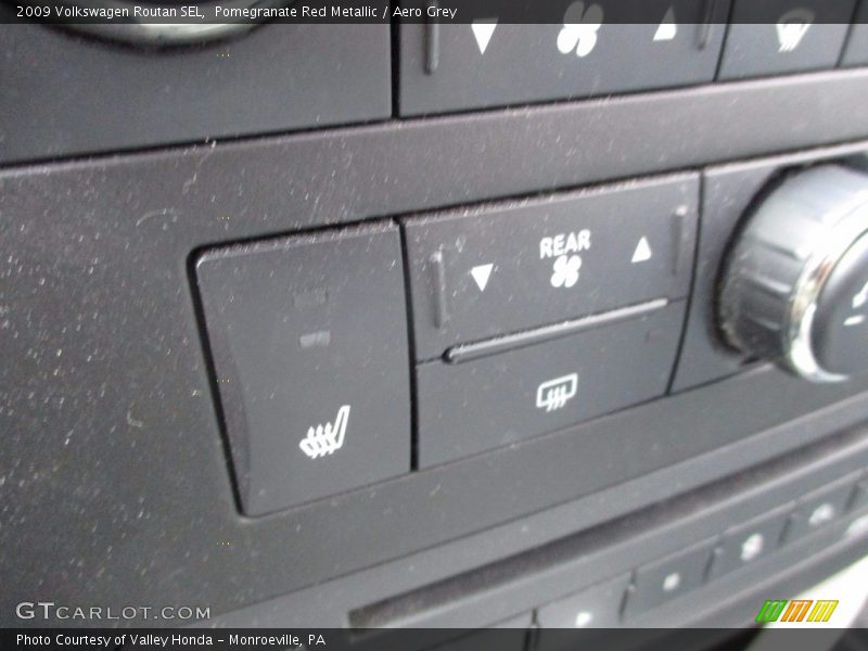 Pomegranate Red Metallic / Aero Grey 2009 Volkswagen Routan SEL