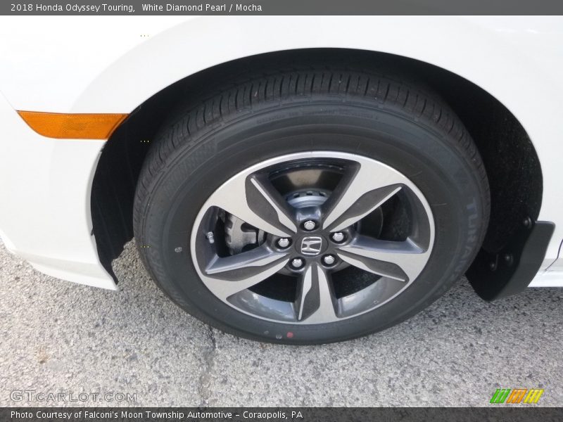 White Diamond Pearl / Mocha 2018 Honda Odyssey Touring