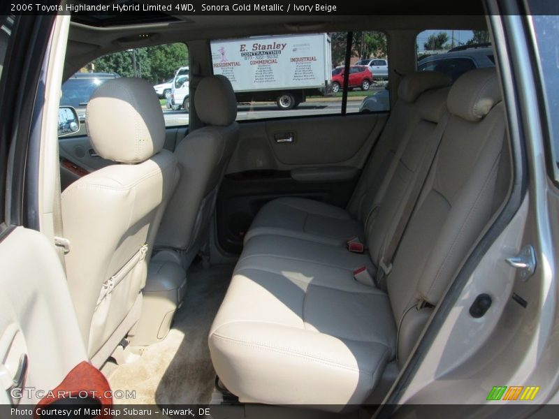 Sonora Gold Metallic / Ivory Beige 2006 Toyota Highlander Hybrid Limited 4WD