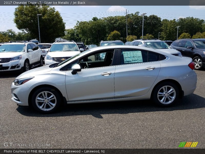 Silver Ice Metallic / Jet Black 2017 Chevrolet Cruze LT