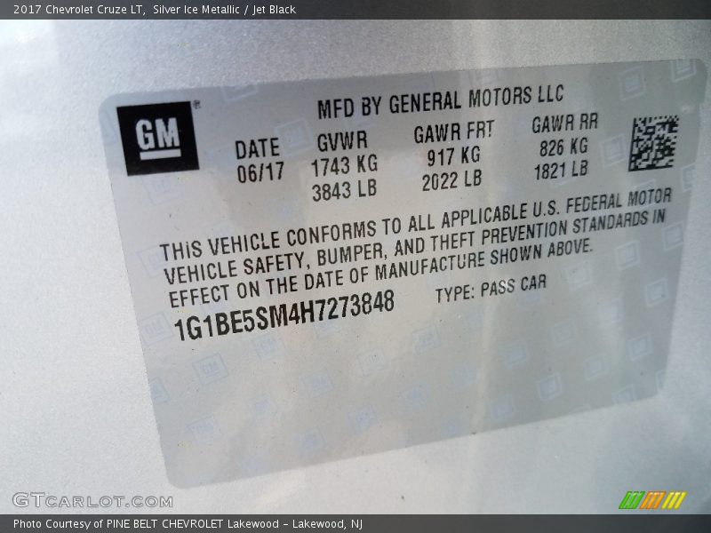 Silver Ice Metallic / Jet Black 2017 Chevrolet Cruze LT