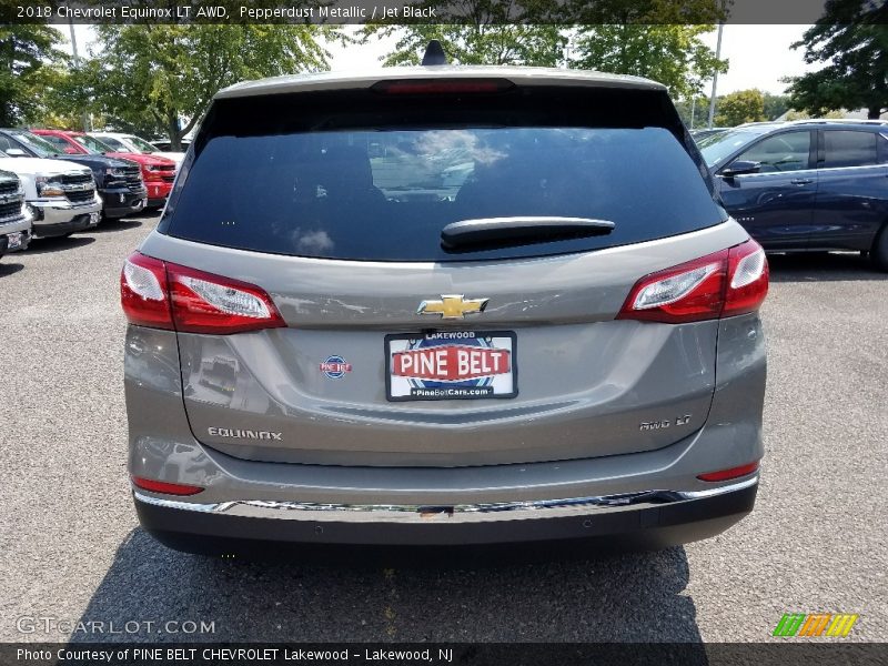 Pepperdust Metallic / Jet Black 2018 Chevrolet Equinox LT AWD