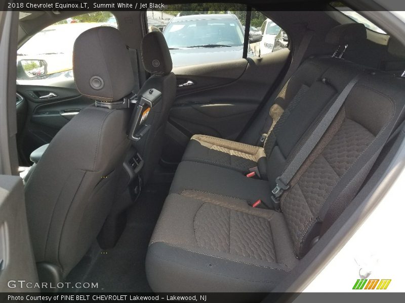 Summit White / Jet Black 2018 Chevrolet Equinox LT