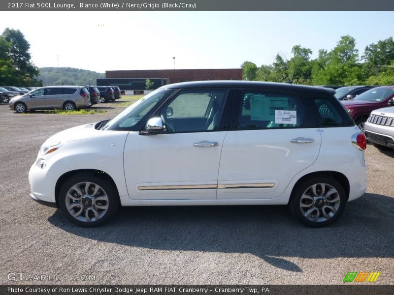Bianco (White) / Nero/Grigio (Black/Gray) 2017 Fiat 500L Lounge