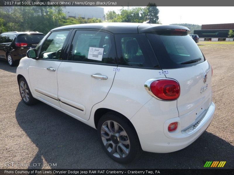 Bianco (White) / Nero/Grigio (Black/Gray) 2017 Fiat 500L Lounge