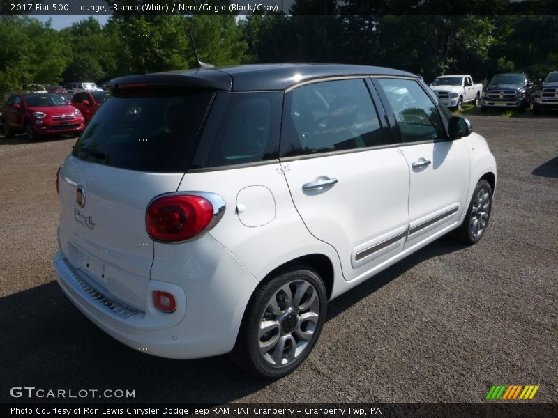 Bianco (White) / Nero/Grigio (Black/Gray) 2017 Fiat 500L Lounge