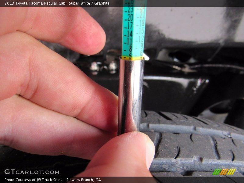 Super White / Graphite 2013 Toyota Tacoma Regular Cab
