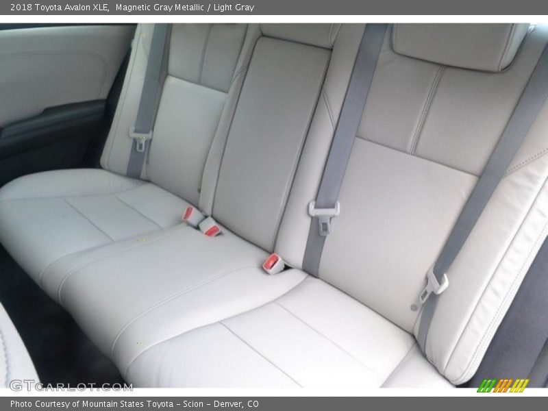 Magnetic Gray Metallic / Light Gray 2018 Toyota Avalon XLE
