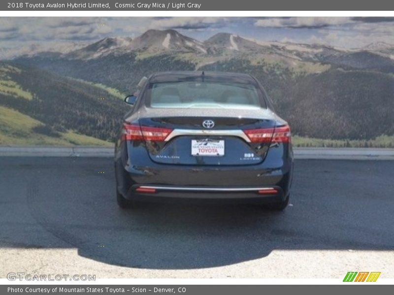 Cosmic Gray Mica / Light Gray 2018 Toyota Avalon Hybrid Limited