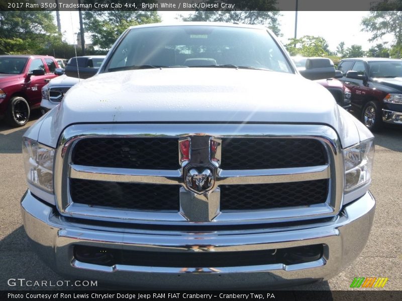 Bright White / Black/Diesel Gray 2017 Ram 3500 Tradesman Crew Cab 4x4