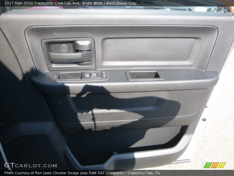 Bright White / Black/Diesel Gray 2017 Ram 3500 Tradesman Crew Cab 4x4