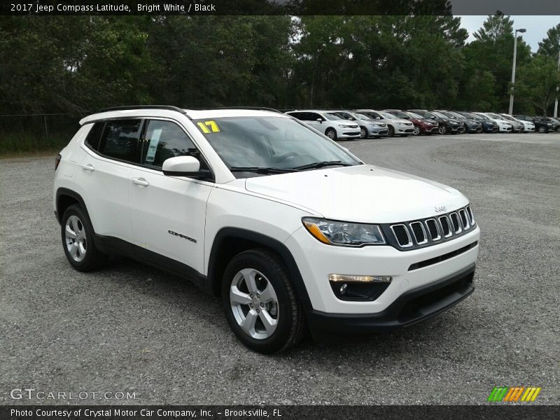 Bright White / Black 2017 Jeep Compass Latitude