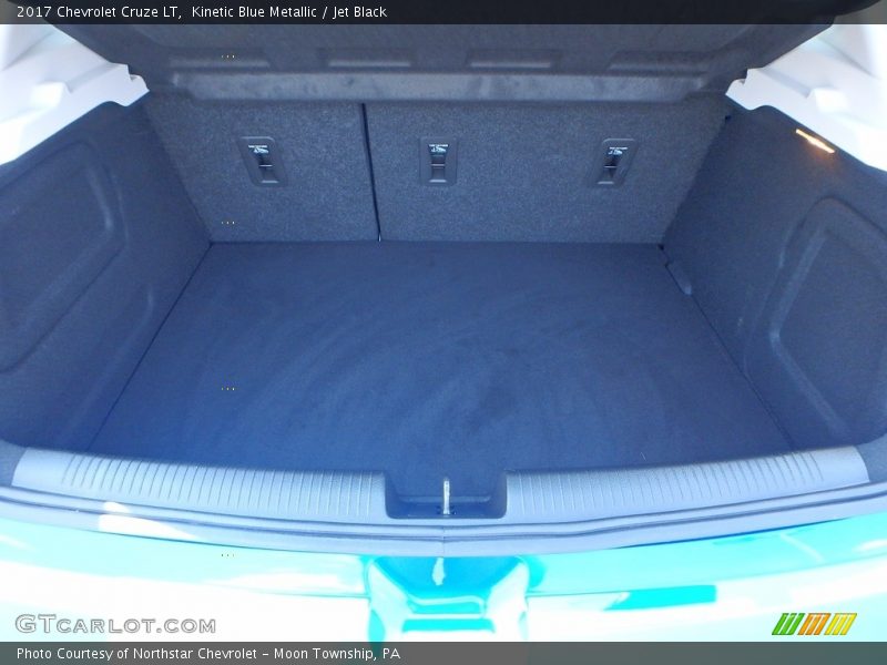 Kinetic Blue Metallic / Jet Black 2017 Chevrolet Cruze LT