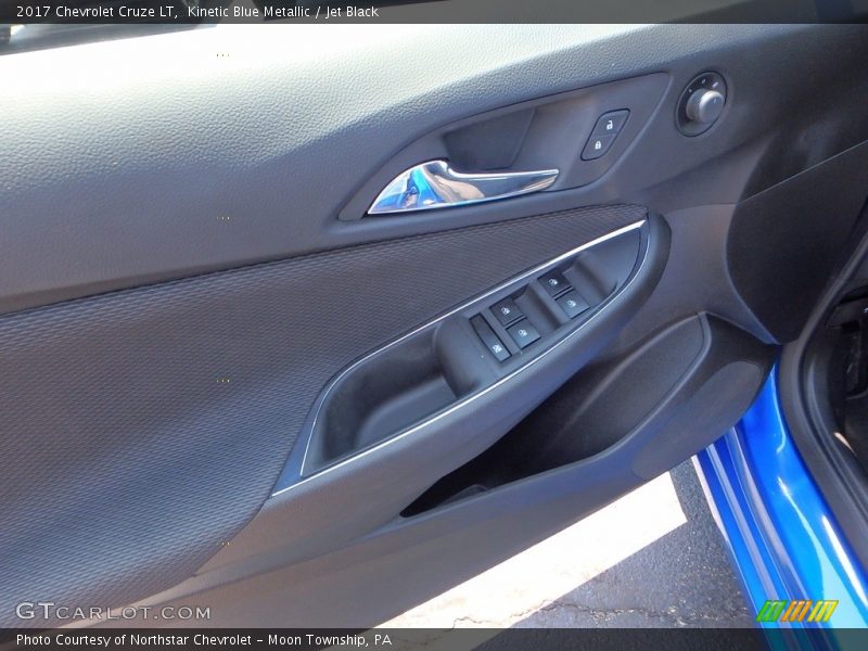 Kinetic Blue Metallic / Jet Black 2017 Chevrolet Cruze LT