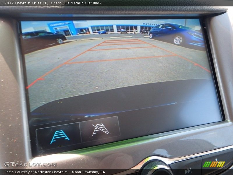 Kinetic Blue Metallic / Jet Black 2017 Chevrolet Cruze LT