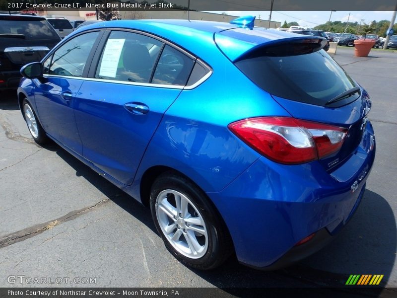 Kinetic Blue Metallic / Jet Black 2017 Chevrolet Cruze LT