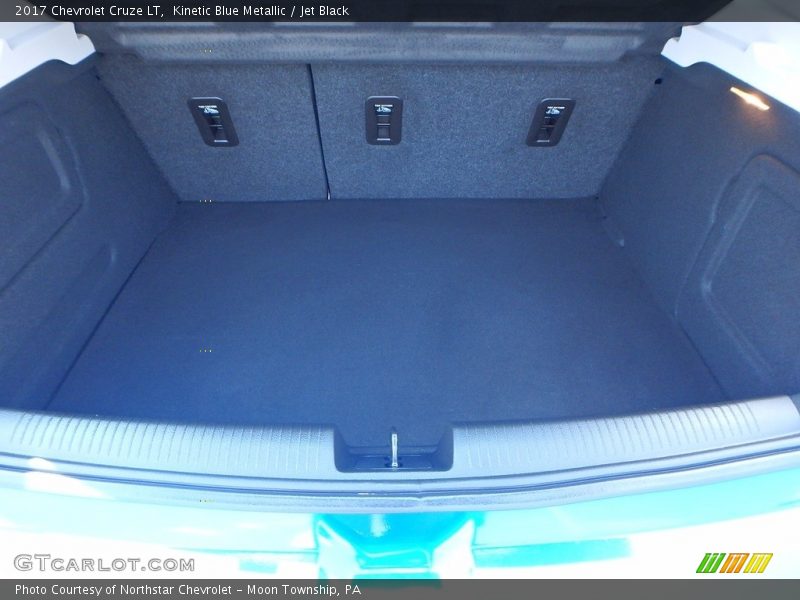 Kinetic Blue Metallic / Jet Black 2017 Chevrolet Cruze LT