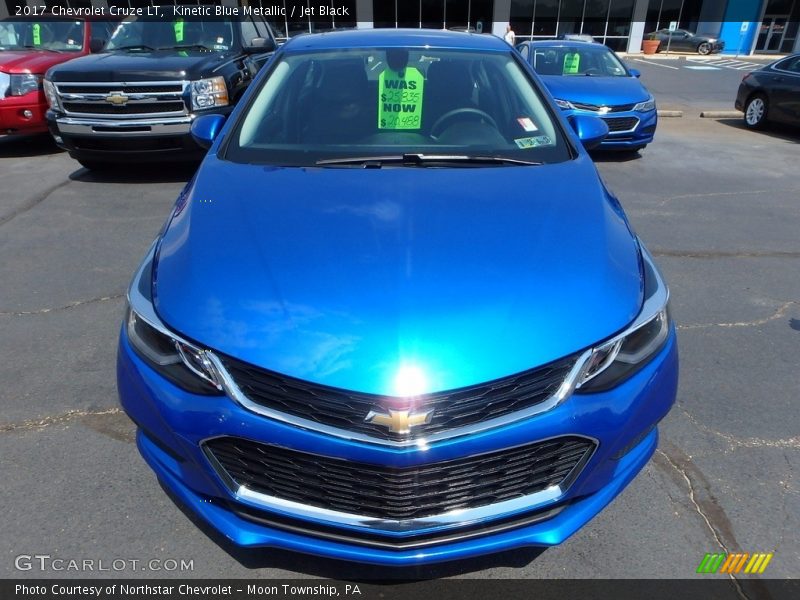 Kinetic Blue Metallic / Jet Black 2017 Chevrolet Cruze LT
