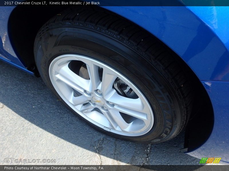 Kinetic Blue Metallic / Jet Black 2017 Chevrolet Cruze LT