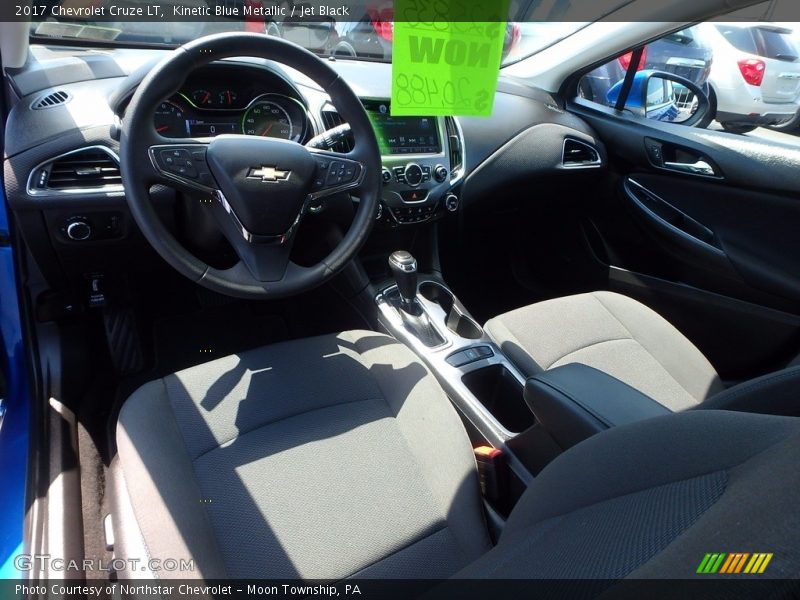 Kinetic Blue Metallic / Jet Black 2017 Chevrolet Cruze LT