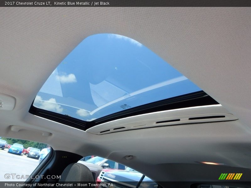 Kinetic Blue Metallic / Jet Black 2017 Chevrolet Cruze LT