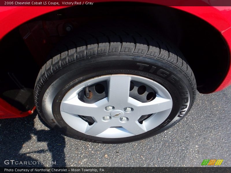 Victory Red / Gray 2006 Chevrolet Cobalt LS Coupe