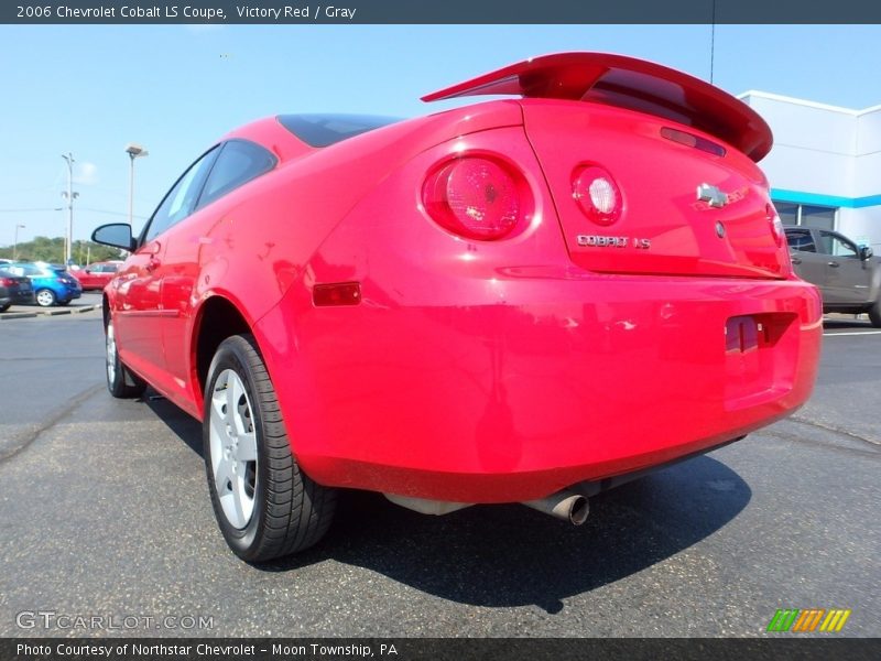 Victory Red / Gray 2006 Chevrolet Cobalt LS Coupe
