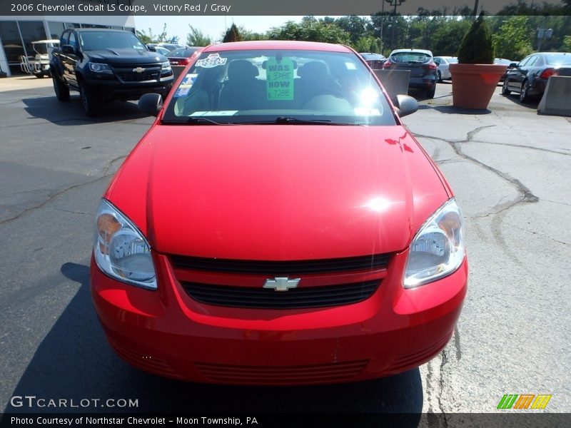Victory Red / Gray 2006 Chevrolet Cobalt LS Coupe