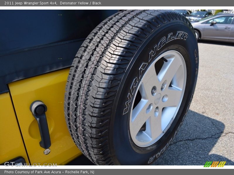 Detonator Yellow / Black 2011 Jeep Wrangler Sport 4x4