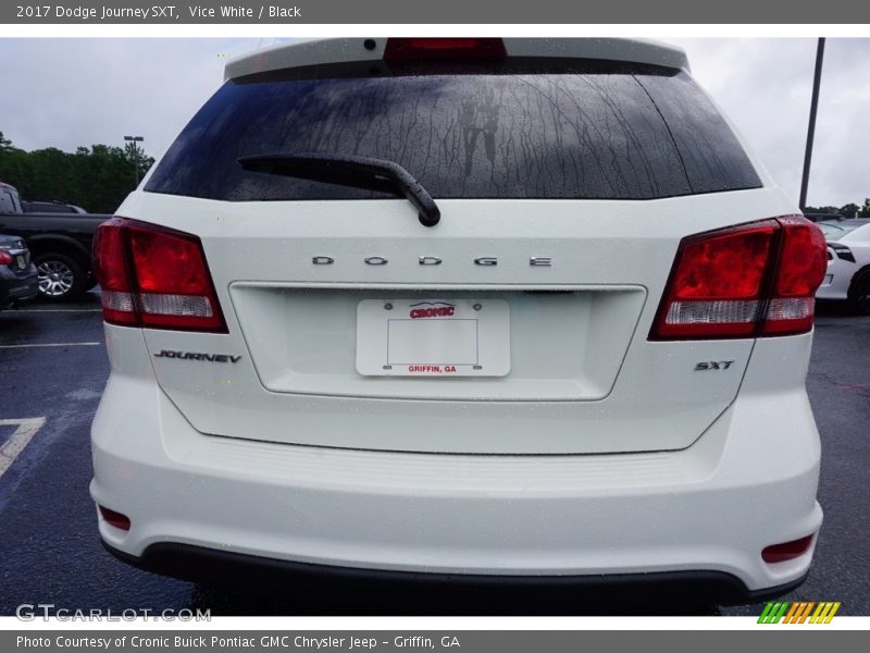 Vice White / Black 2017 Dodge Journey SXT