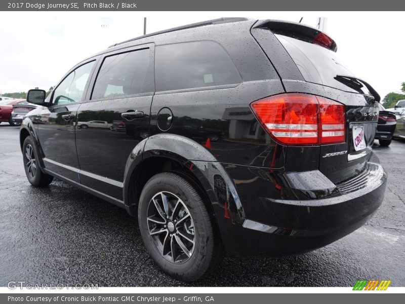 Pitch Black / Black 2017 Dodge Journey SE